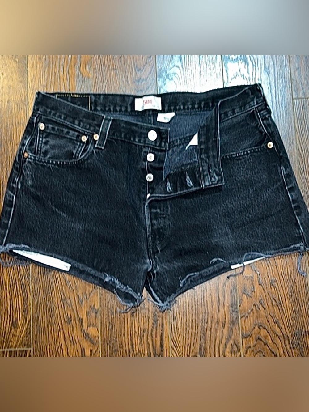 𝕃𝔼𝕍𝕀’𝕊 501 Black Cuff off Denim Size 36- 16inches